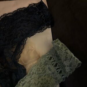 VS Lace up strechy 5pack thong lingerie’ brand new in pckg wtags